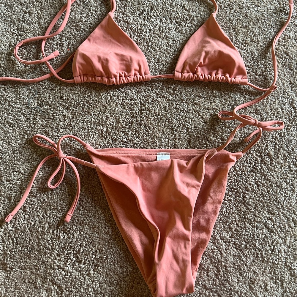 NWOT PEACH TRIANGLE BIKINI